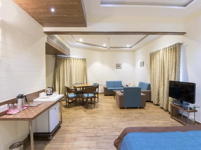 Hotel The Westend Ahmedabad Exterior foto