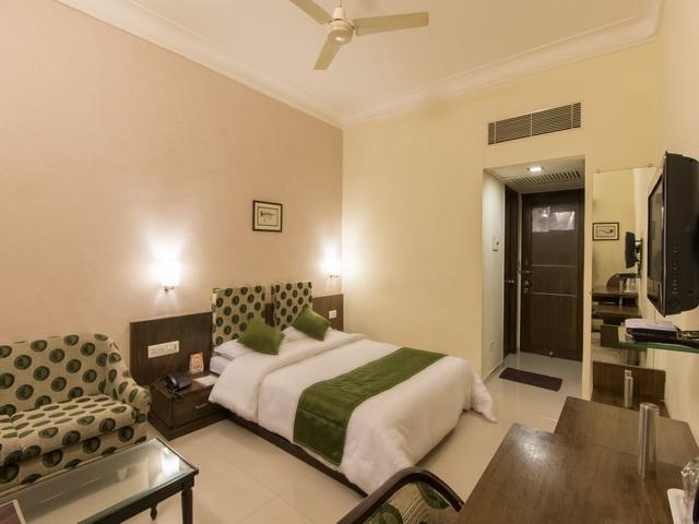 Hotel The Westend Ahmedabad Exterior foto