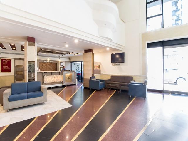 Hotel The Westend Ahmedabad Exterior foto