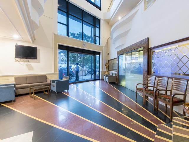 Hotel The Westend Ahmedabad Exterior foto